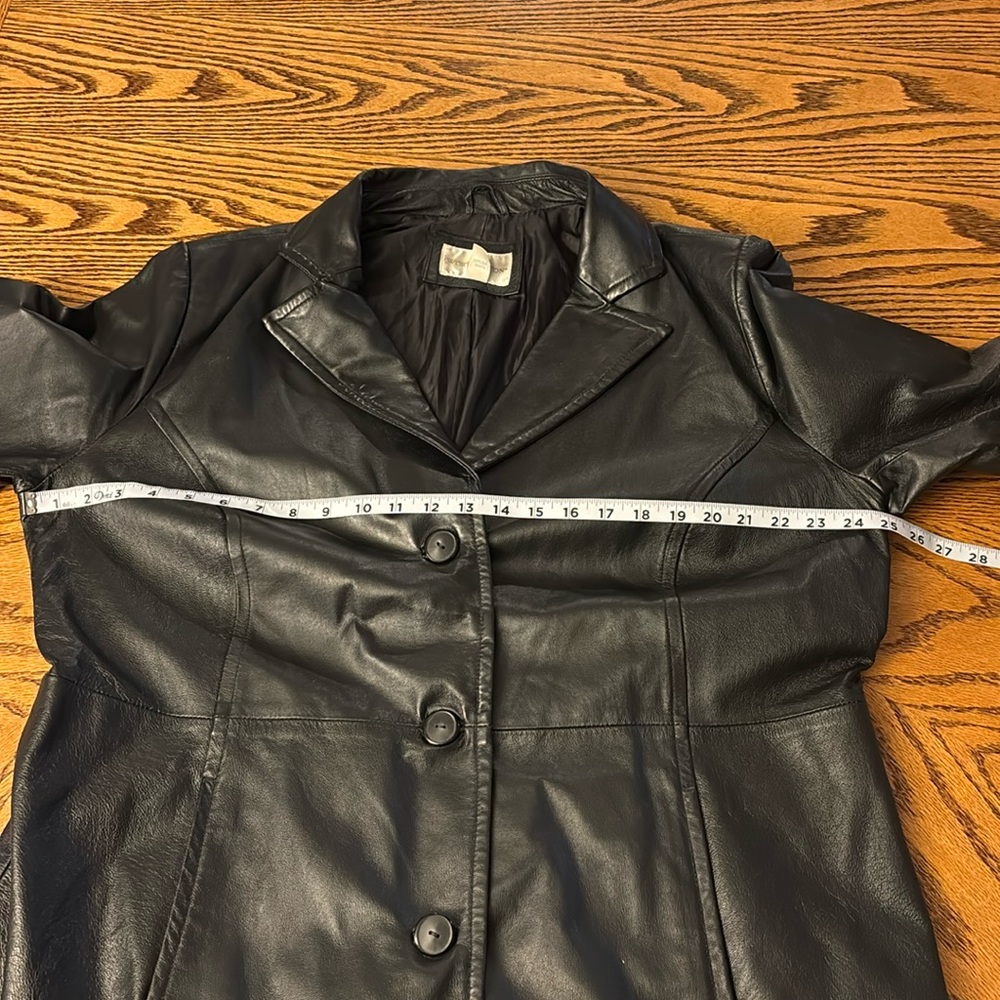 Worthington black women’s genuine leather jacket. - Picture 13 of 14